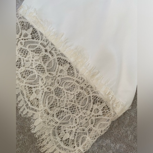 NET Flora Nikrooz Satin & Lace Robe - Picture 3 of 8